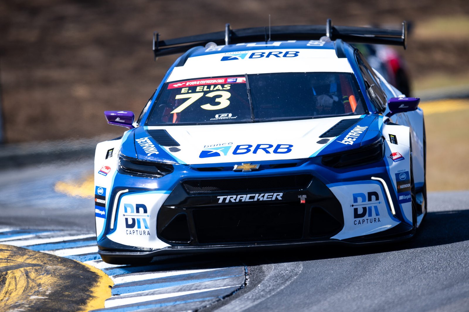 Carro “acende” e Enzo Elias fecha a sexta no top-10 no Velocitta