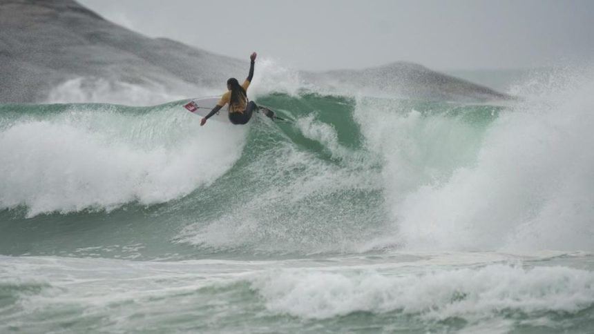 Títulos do CBSurf Taça Brasil Búzios Open serão decididos na manhã do domingo | Diário Carioca Kiany Hyakutake (SC) (Mateus Werneck / CBSurf