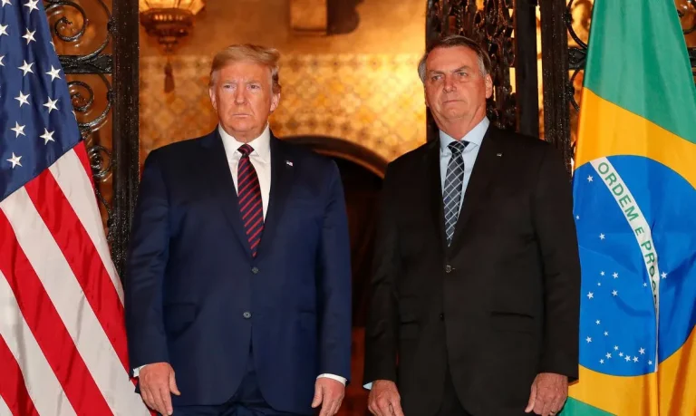 Presidente dos EUA, Donald Trump, ao lado de Jair Bolsonaro • Foto: Alan Santos/ PR
