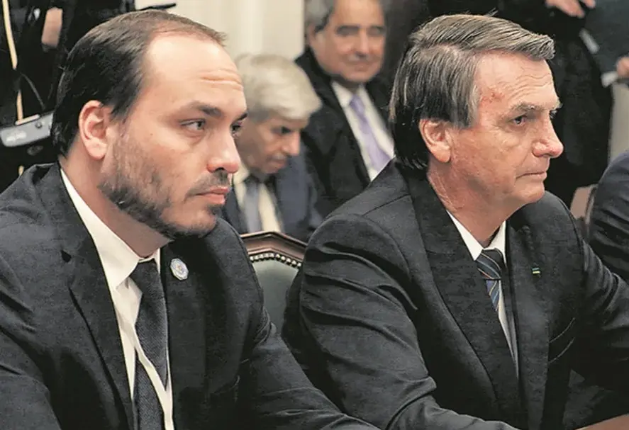 Carlos e Jair Bolsonaro