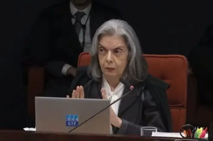 A ministra Cármen Lúcia durante o julgamento da trama golpista nesta terça (2). Foto: Reprodução/TV Justiça