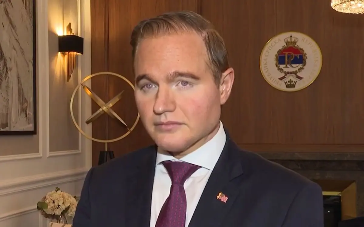 Martin de Luca, ligado à Trump Media, chama Alexandre de Moraes de “descarado” e defende Eduardo Bolsonaro em publicação no X sobre processos nos EUA.