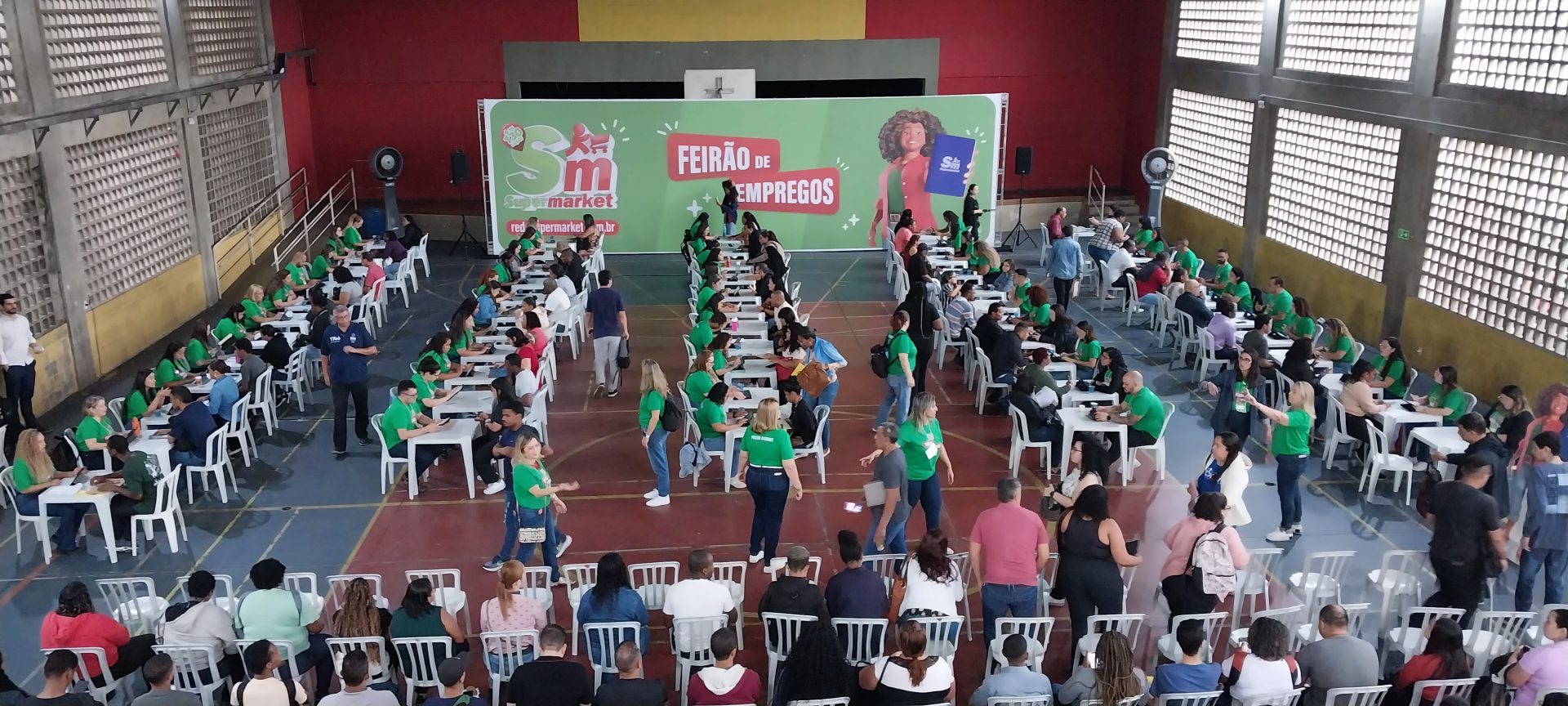 Rede Supermarket oferece mais de 100 vagas de emprego em nova loja em Parada de Lucas