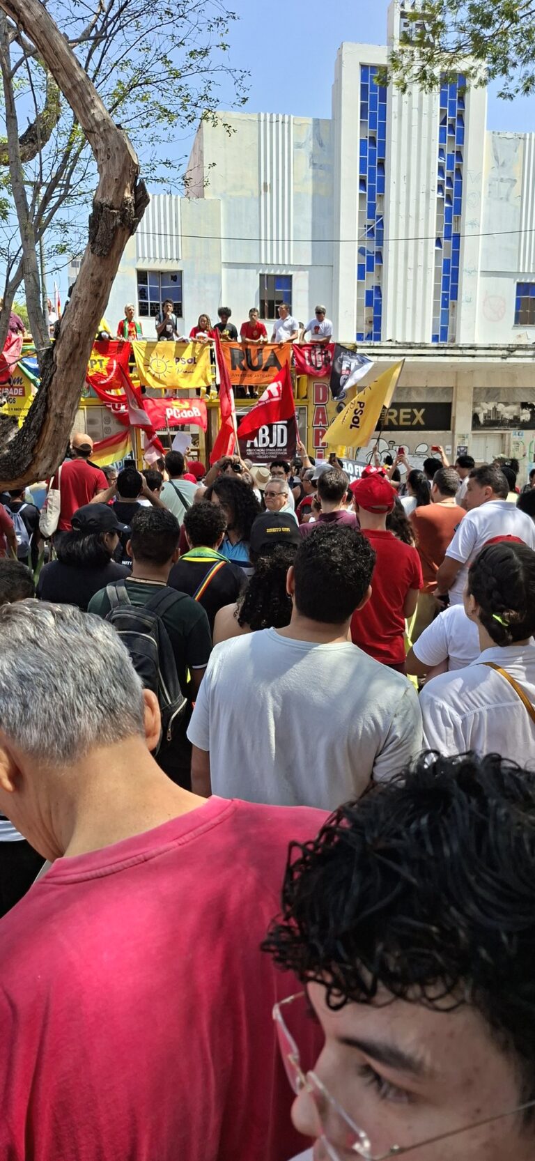 No Piauí, milhares protestam neste domingo (21) contra a PEC da Blindagem e a anistia a Bolsonaro, cobrando justiça, dignidade política e compromisso com a democracia.
