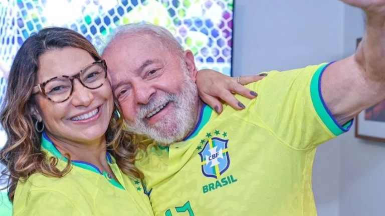 Janja e Lula vestem a Amarelinha - Foto: Reprodução X - Diário Carioca
