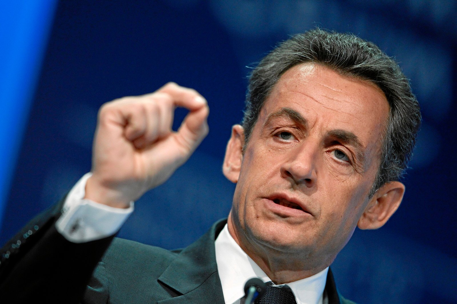 Nicolas Sarkozy condenado a cinco anos de prisão por associação criminosa na França