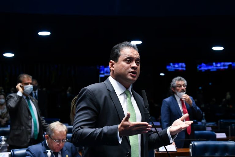 O senador Weverton Rocha (PDT-MA) foi o relator da matéria Roque de Sá/Agência Senado