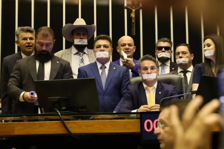Deputados bolsonaristas durante motim na Câmara, em agosto. Foto: José Cruz/Agência Brasil