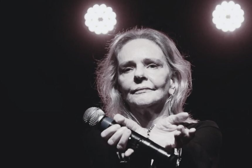 Morre Angela Ro Ro, ícone da música brasileira e pioneira do movimento LGBTQIA+, aos 75 anos | Diário Carioca Morre Angela Ro Ro aos 75 anos ( Eduardo Moraes/Divulgação)
