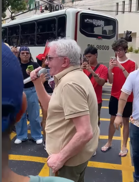 Protesto em Belém contra a PEC da Blindagem e o PL da Anistia, com participação do gigante Marco Nanini,