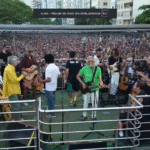 Copacabana recebe neste domingo (21) Djavan, Chico Buarque, Caetano Veloso e Gilberto Gil, que cantaram para milhares de pessoas contra a PEC da Blindagem e a anistia a Bolsonaro.