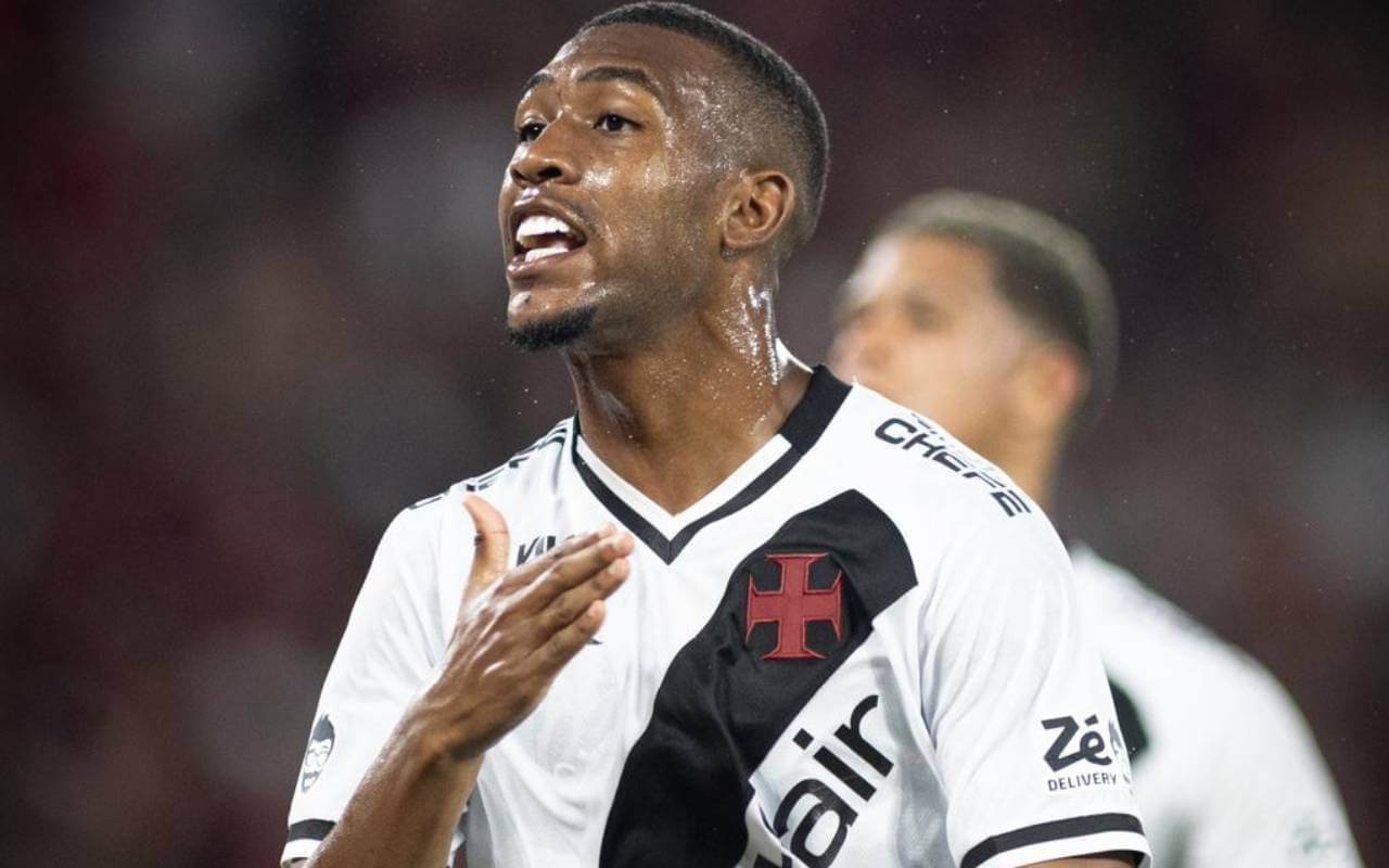 Rayan comemora gol contra o Flamengo (Foto: Matheus Lima/Vasco)