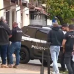 Momento em que a polícia prende o vereador Cássio Fala Pira (PL), na manhã desta quinta (9). Foto: Reprodução/TV Globo