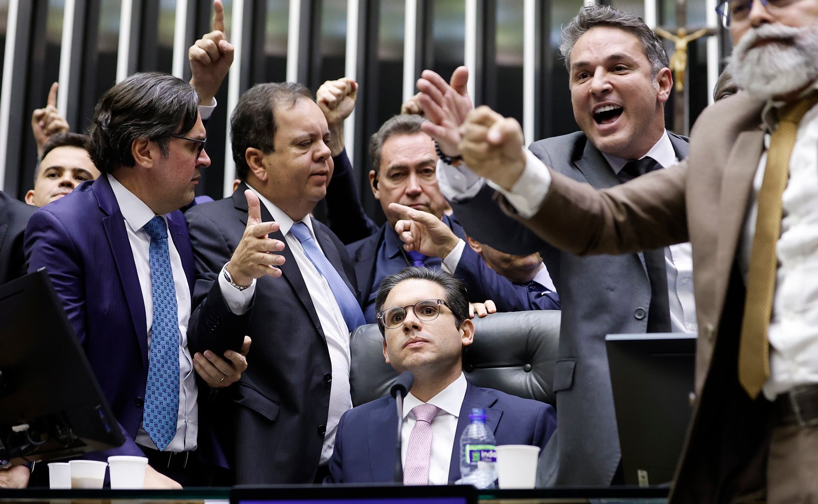 O presidente da Câmara, Hugo Motta (Republicanos-PB), assumiu o controle da mesa do plenário ontem, apenas por volta das 22h, Bruno Spada camara dos deputados foto Marina Ramos