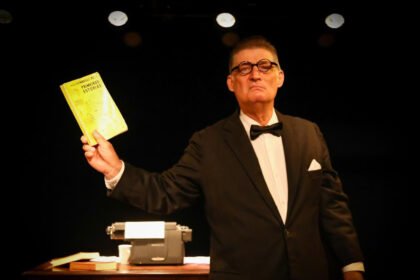 Giuseppe Oristanio como Guimarães Rosa - Foto: Alberto Mauricio