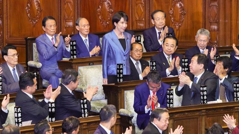 Conservadora e antiga aliada de Shinzo Abe, Takaichi promete manter parte da antiga agenda política.Reprodução/X/PM's Office of Japan