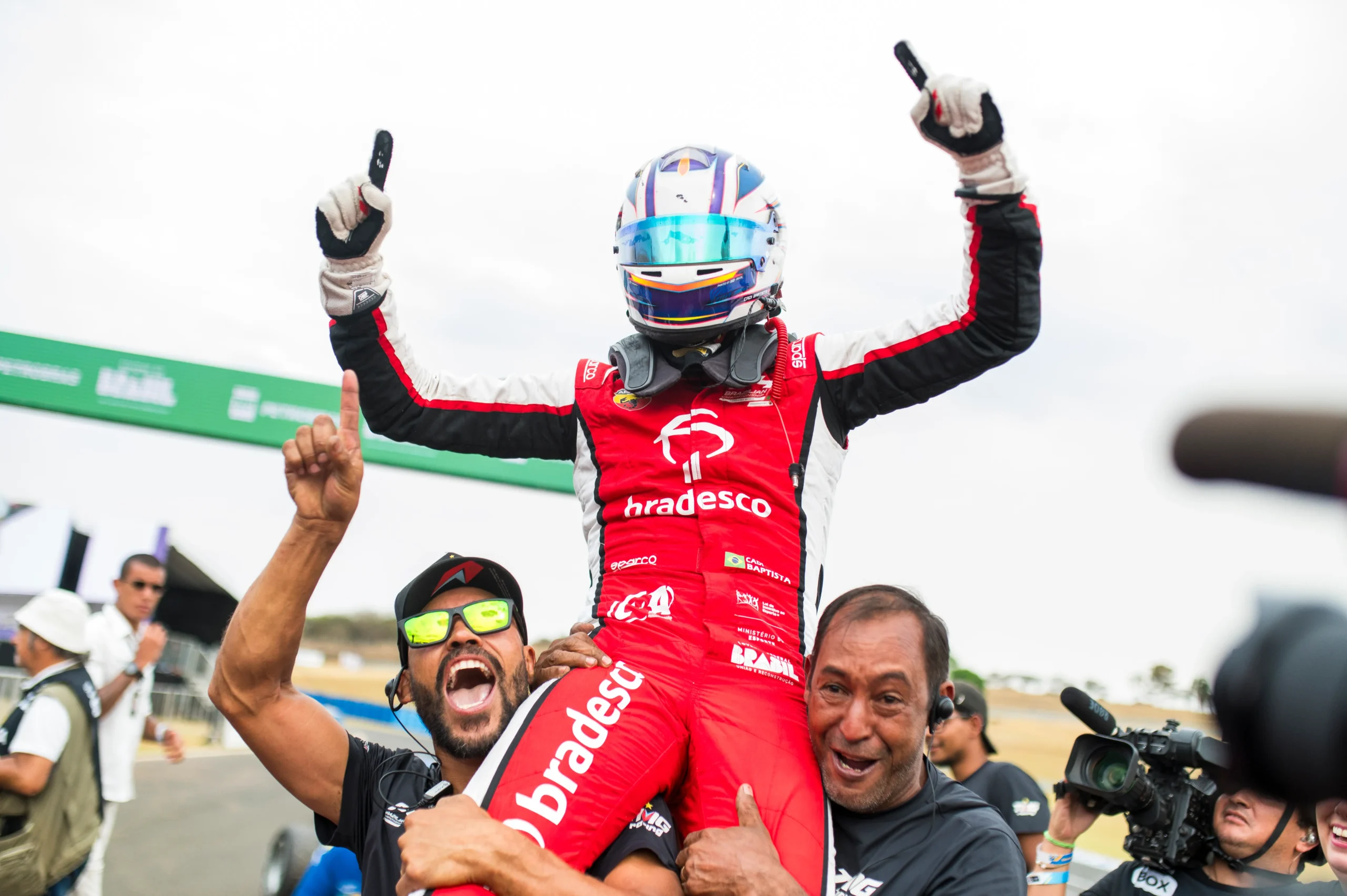Cadi Baptista vence pela primeira vez na F4 Brasil