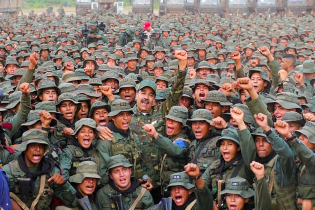 Nicolas Maduro presidente da Venezuela mostra na sua rede Social seu poder Militar proximos da eleição presidencial/RS via Fotos Publicas