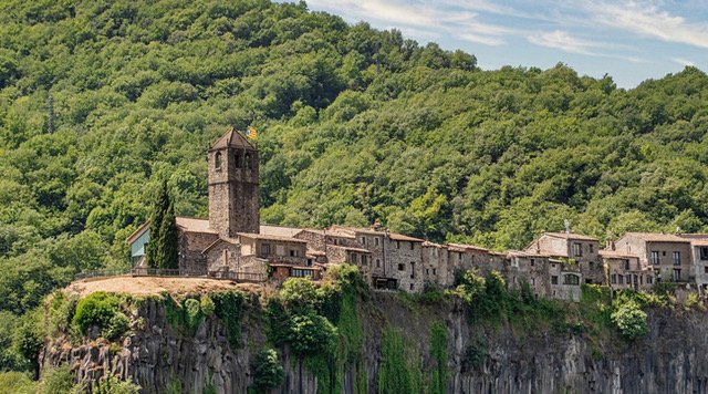 Turismo 2025 - Catalunha secreta: de Barcelona à terra dos vulcões Turismo 2025 - Catalunha secreta: de Barcelona à terra dos vulcões