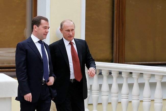 Dmitry Medvedev e Vladimir Putin