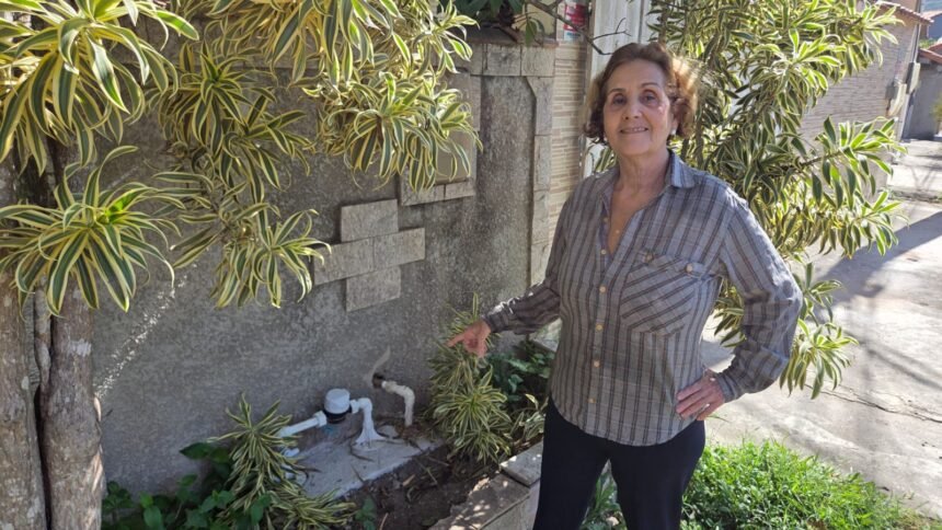 Água tratada chega pela primeira vez a milhares de moradores de Maricá | Diário Carioca Lúcia Regina Senra, moradora há 21 anos de Morada das Águias