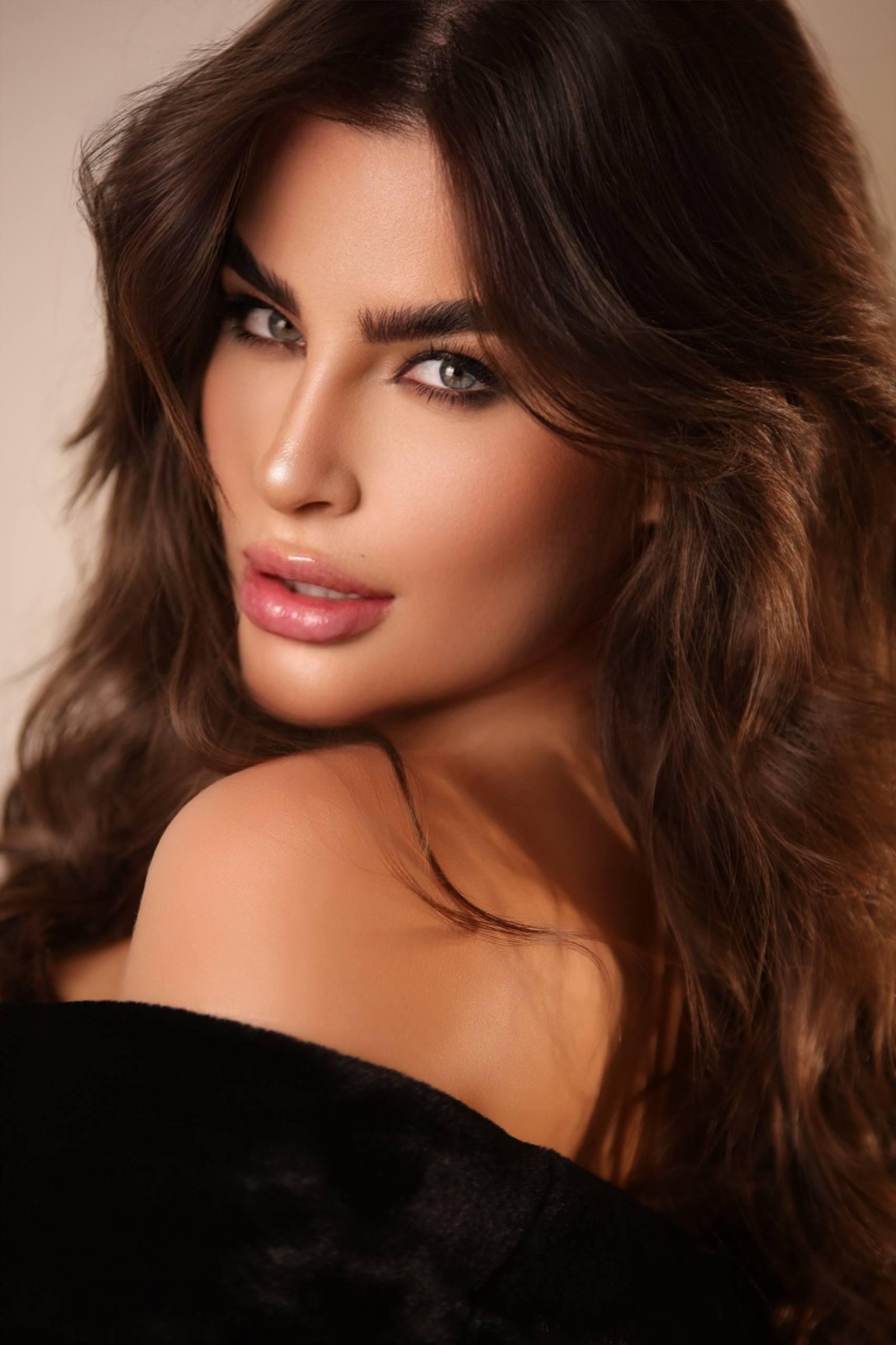 Modelo brasileira, Mariana Marquini é vetada da Victoria’s Secret por site adulto e dá recado: “falso moralismo”