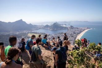 Rio de Janeiro ultrapassa 1,6 milhão de turistas internacionais, um crescimento de 51,6% em 2025, e impacta o cenário nacional