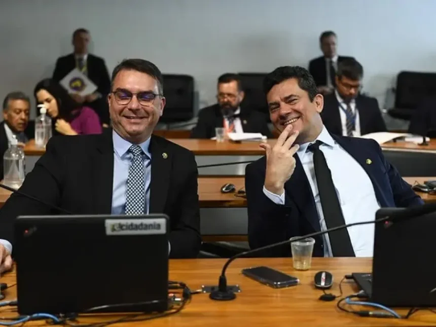 Senado confirma Flávio Bolsonaro e Moro como titulares da CPI do Crime Organizado | Diário Carioca Senadores Flávio Bolsonaro e Sergio Moro - Roque de Sá / Agência Senado