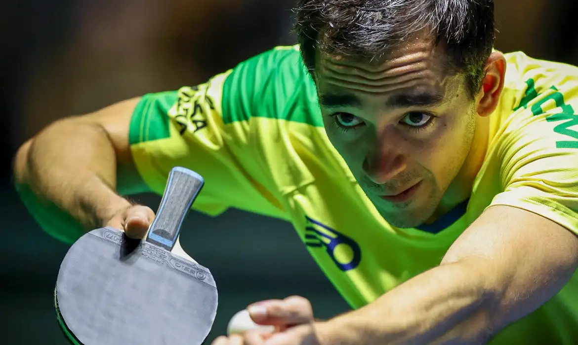 Brasileiro Hugo Calderano conquista título de simples no Pan-Americano de tênis de mesa e soma segunda medalha com Bruna Takahashi na dupla mista.