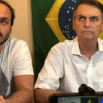 Carlos Bolsonaro e Jair Bolsonaro. Foto: Divulgação