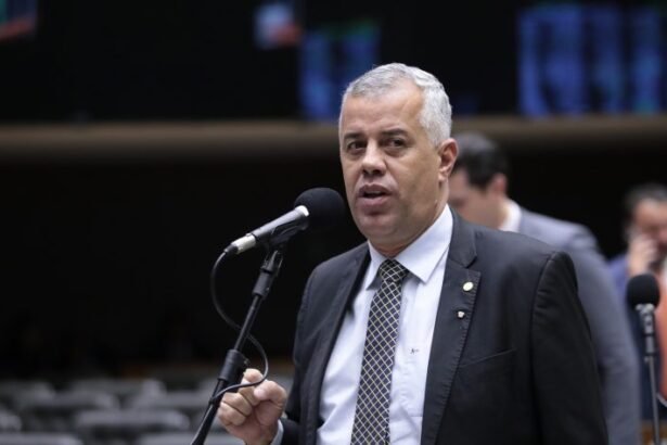 O deputado Evair Vieira de Melo