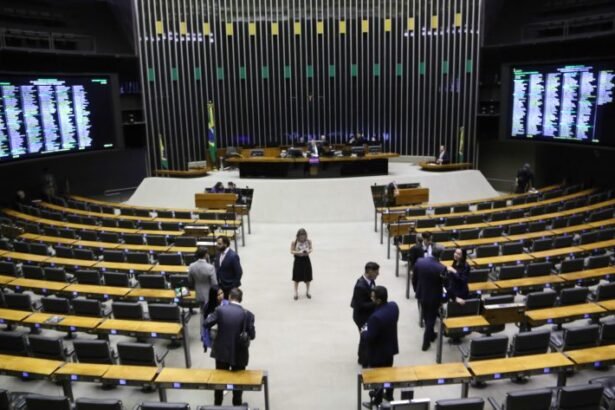 Câmara retira de pauta a MP do IOF e causa derrota ao governo Lula e Haddad. Medida previa aumento de impostos e arrecadação de R$ 31,4 bilhões.