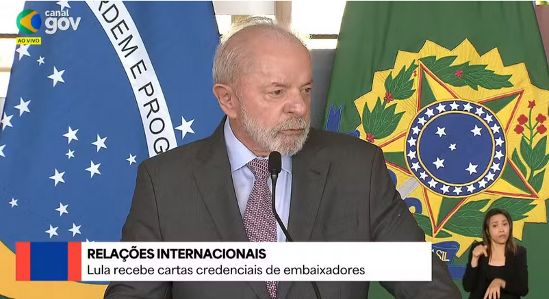 Presidente Luiz Inácio Lula da Silva recebe credenciais de novos embaixadores. — Foto: Reprodução/ CanalGov