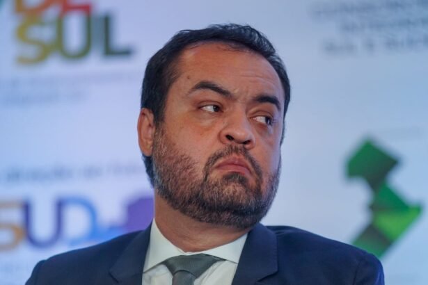 Claudio Castro - Foto: Rafa Neddermeyer/Agência Brasil