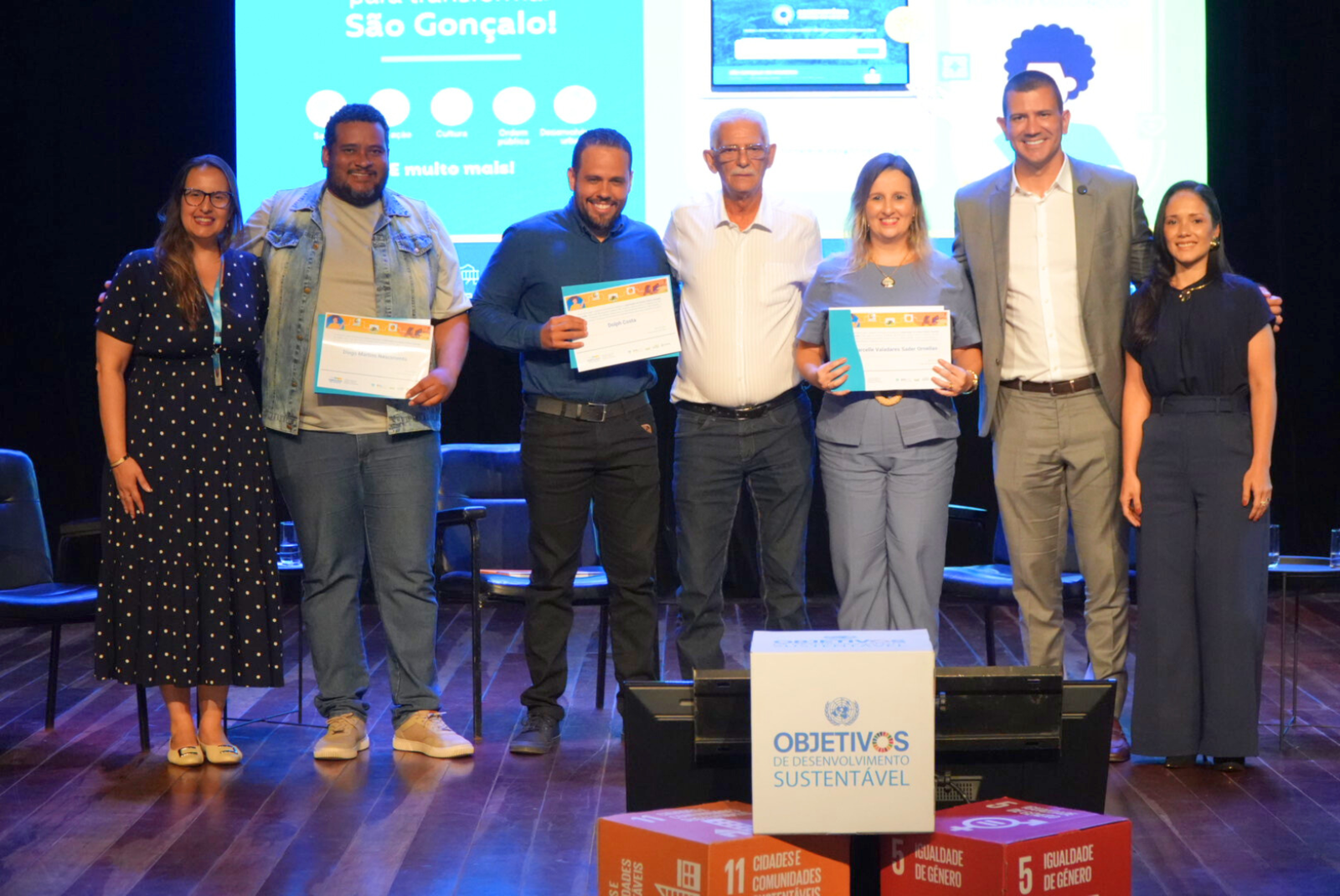 ONU-Habitat e São Gonçalo lançam observatório de políticas públicas | Diário Carioca Legenda: O lançamento oficial da plataforma foi realizado no Teatro Municipal de São Gonçalo com a presença de autoridades municipais. Foto: © Livia Souza/ONU-Habitat