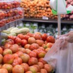 O tomate teve queda em 26 das 27 capitais pesquisadas na comparação de agosto para setembro - Foto: Vitor Vasconcelos / Secom / PR