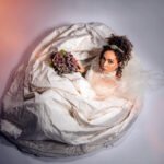 Laila Garin estreia a comédia “Músicas que fiz em seu nome” no Teatro Adolpho Bloch