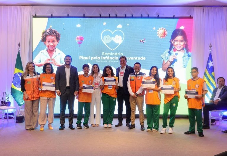 Defesa Civil na Escola forma jovens multiplicadores da cultura de prevenção | Diário Carioca Programa capacita crianças e adolescentes em ações de prevenção a desastres (Foto: Divulgação/MIDR)