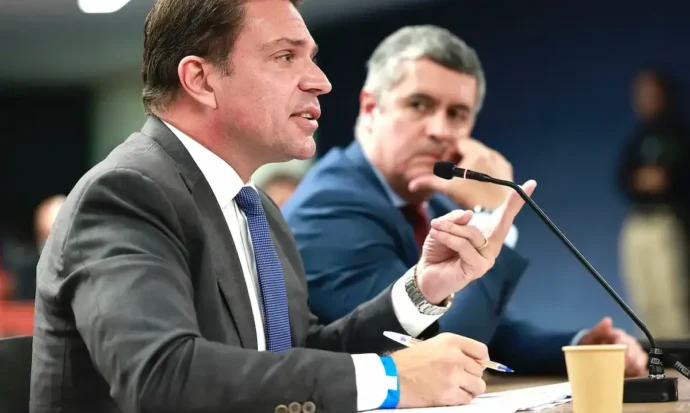 Ramagem, condenado no STF, alega “anuência” dos EUA enquanto foge da Justiça | Diário Carioca Alexandre Ramagem