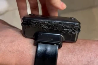 "Ferro de Solda" e Fuga: Bolsonaro Tenta Violar Tornozeleira e Moraes Decreta Prisão