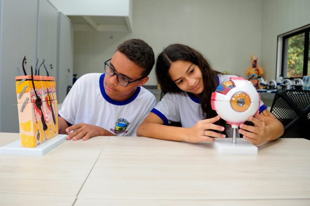 Faetec leva novos Laboratórios de Iniciação Científica a Seropédica e Paulo de Frontin