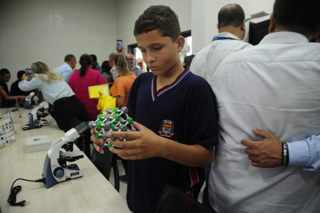 Faetec leva novos Laboratórios de Iniciação Científica a Seropédica e Paulo de Frontin