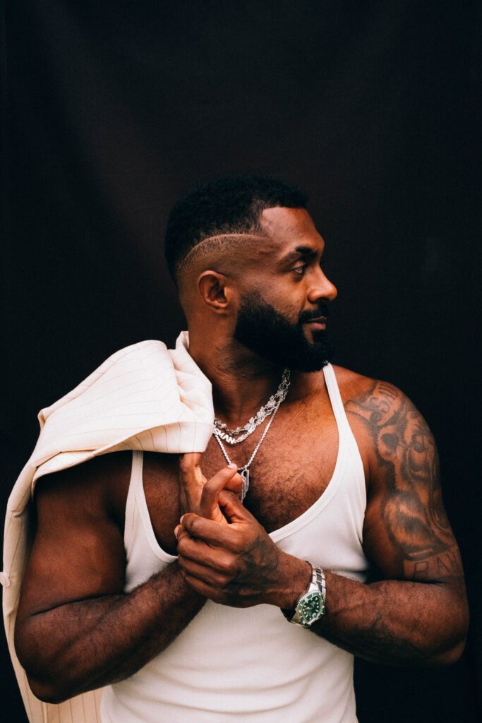 Baco Exu do Blues lança single com participação de Zeca Veloso e clipe estrelado por Ingrid Silva | Diário Carioca Baco Exu do Blues lança single com participação de Zeca Veloso e clipe estrelado por Ingrid Silva