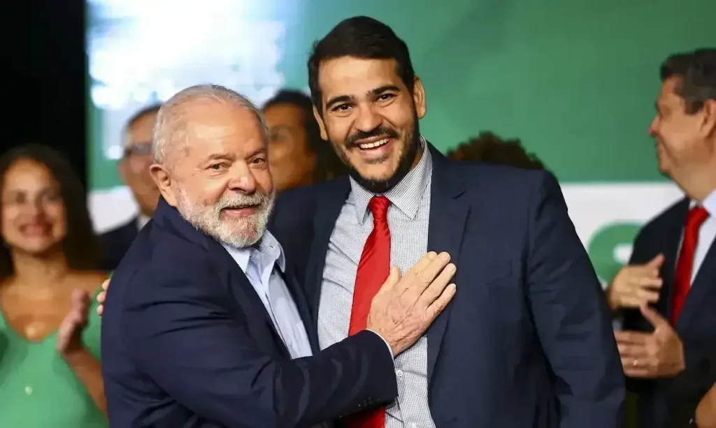 O Enigma da Direita Enrustida: A Ascensão e o Poder Inabalável do Centrão | Diário Carioca O presidente Luiz Inácio Lula da Silva e o advogado-geral da União, Jorge Messias • Marcelo Camargo/Agência Brasil