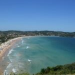 Obras irregulares paralisadas na praia de Geribá, Búzios