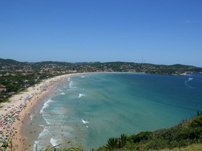 Obras irregulares paralisadas na praia de Geribá, Búzios Obras irregulares paralisadas na praia de Geribá, Búzios