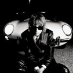 Thomas Raggi, guitarrista do Måneskin, anuncia álbum solo de estreia, "Masquerade", com produção de Tom Morello