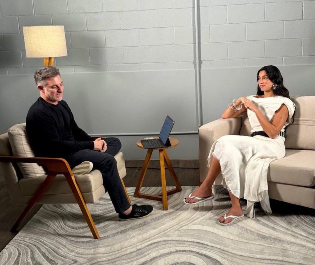 Jeitinho Carioca: Dua Lipa aparece de Havaianas em homenagem ao Rio de Janeiro