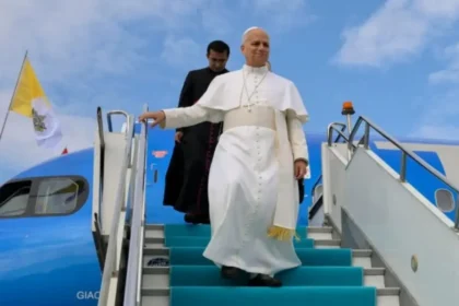 Leão XIV Posiciona Santa Sé como Mediadora no Impasse Israelo-Palestiniano