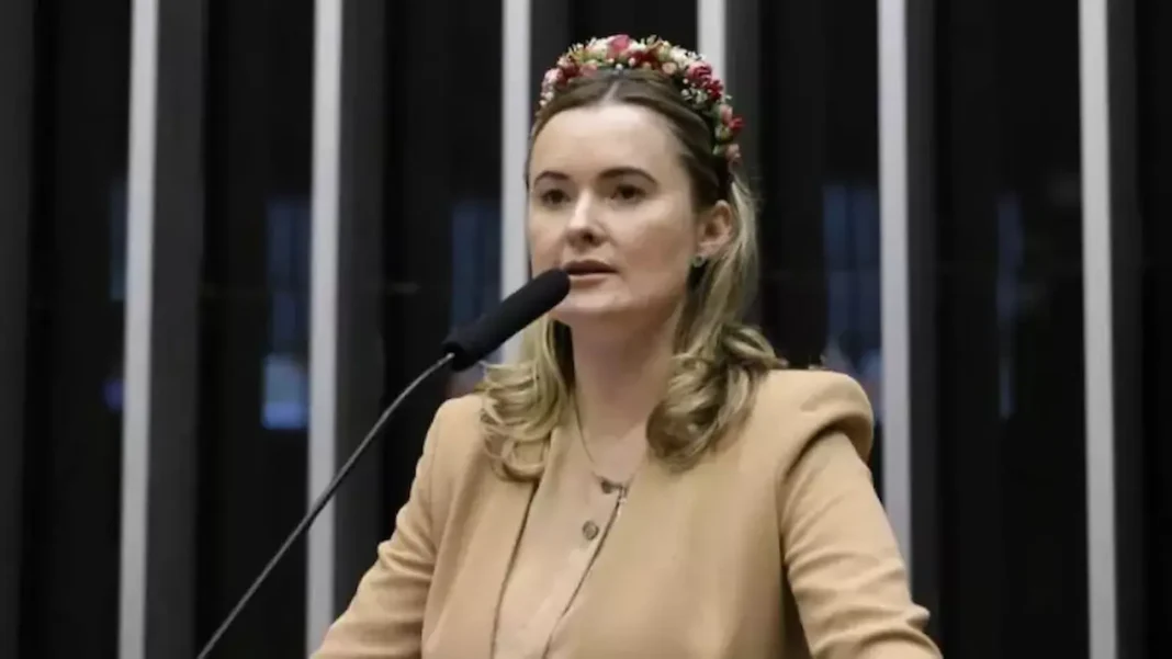 Julia Zanatta - Foto: Kayo Magalhães/Câmara dos Deputados Julia Zanatta - Foto: Kayo Magalhães/Câmara dos Deputados